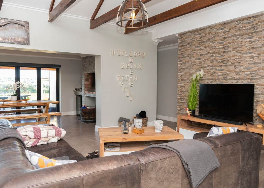 4 Bedroom Property for Sale in Kragga Kamma Eastern Cape
